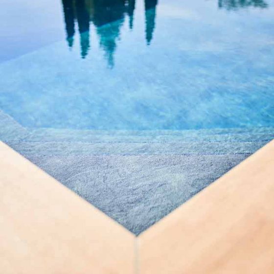 Fotografie eines von Poolkaiser errichteten Swimming-Pools im Detail
